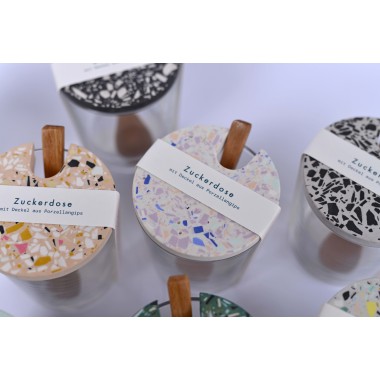 objet vague / Terrazzo Zuckerdose mit Holzlöffel / creme-lila