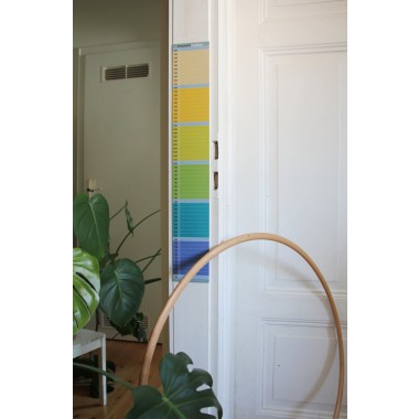 Minimalistische Design-Messlatte „mannometer“ | beidseitig bedruckt | 70 bis 190 cm | Variante „bunt“ | 100% Recyclingpapier