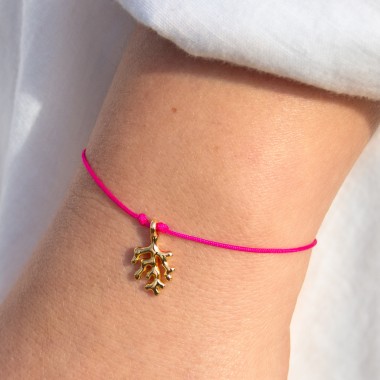 Bow & Hummingbird Armband auf Karte - Koralle - Ein kleiner Gruß vom Meer - 24 Karat vergoldet