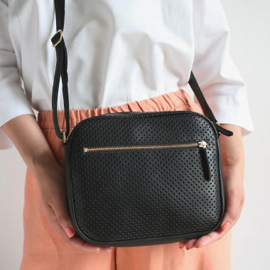 alexbender Minimalistische Schultertasche ZIP echt Leder Schwarz perforiert