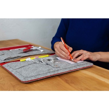 RÅVARE 13" Tablet-Organizer im skandinavischen Stil aus Filz, funktionales A4-Businessetui